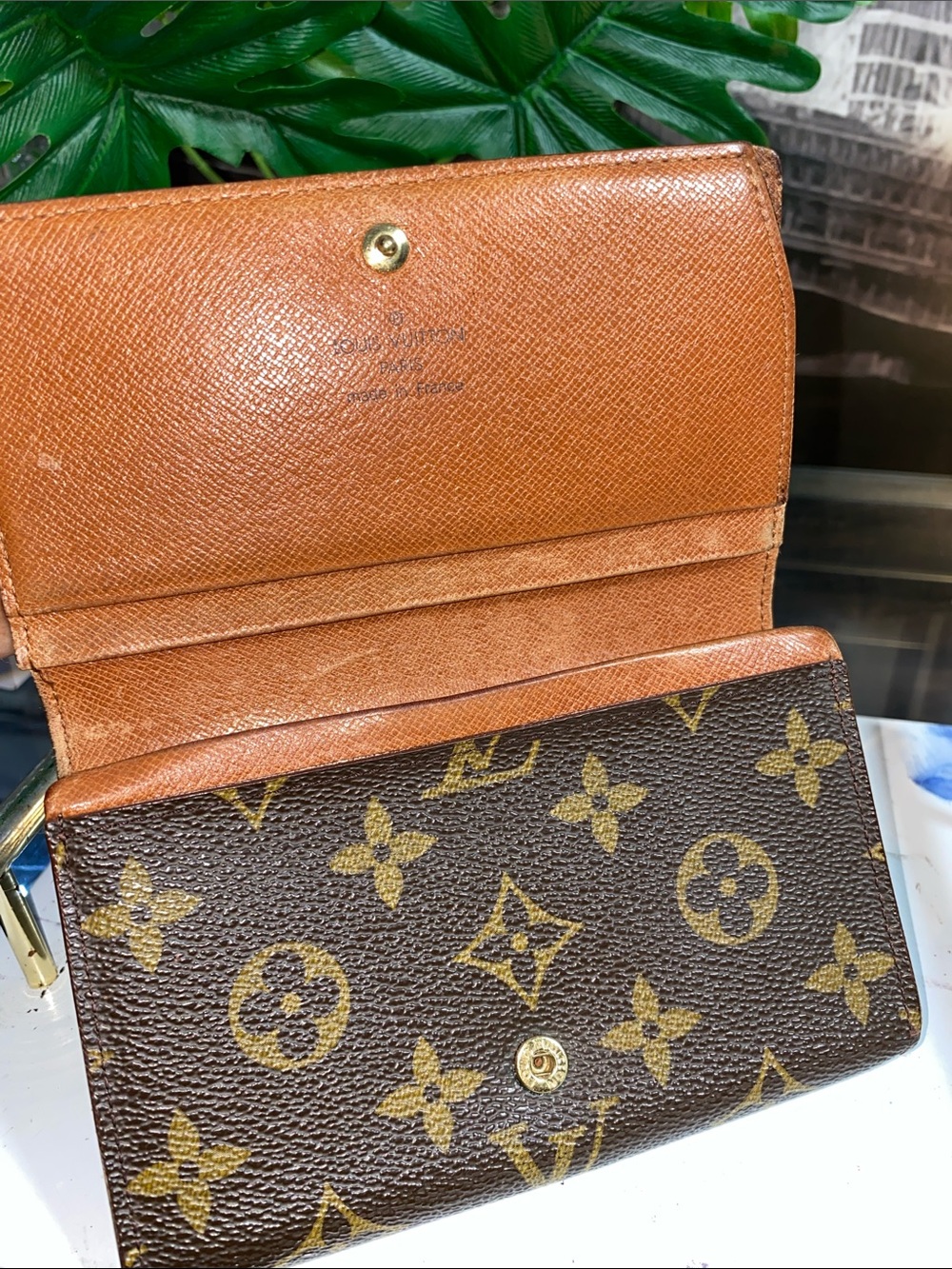 Authentic Louis Vuitton Monogram Bifold Zippy Wallet - Picture 9 of 15